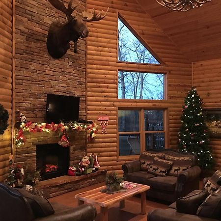 Lampe Luxury Lakefront Chalet Resort 2 Pools Free Amenities Dock Kayaks Waterslide מראה חיצוני תמונה