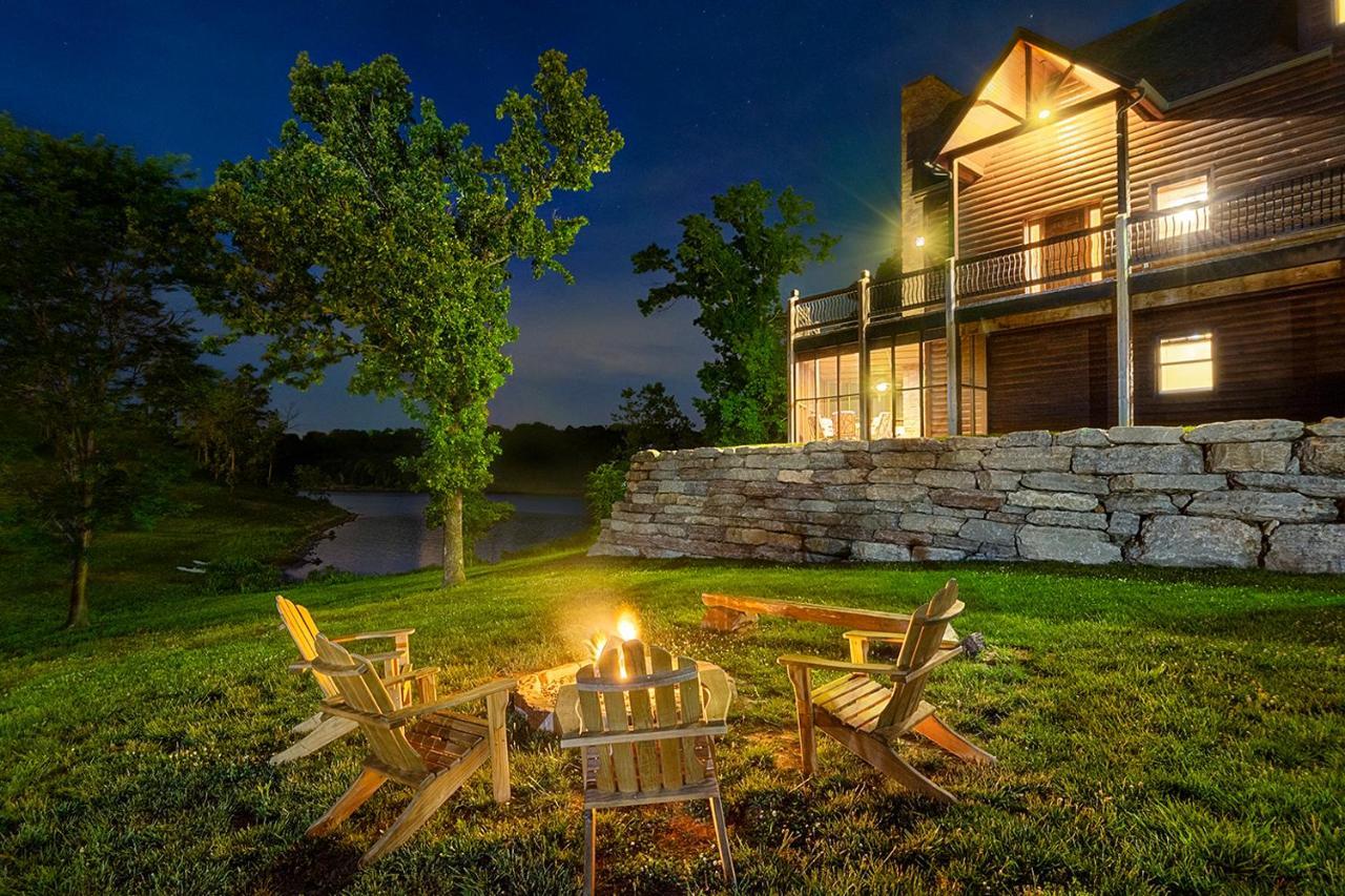 Lampe Luxury Lakefront Chalet Resort 2 Pools Free Amenities Dock Kayaks Waterslide מראה חיצוני תמונה