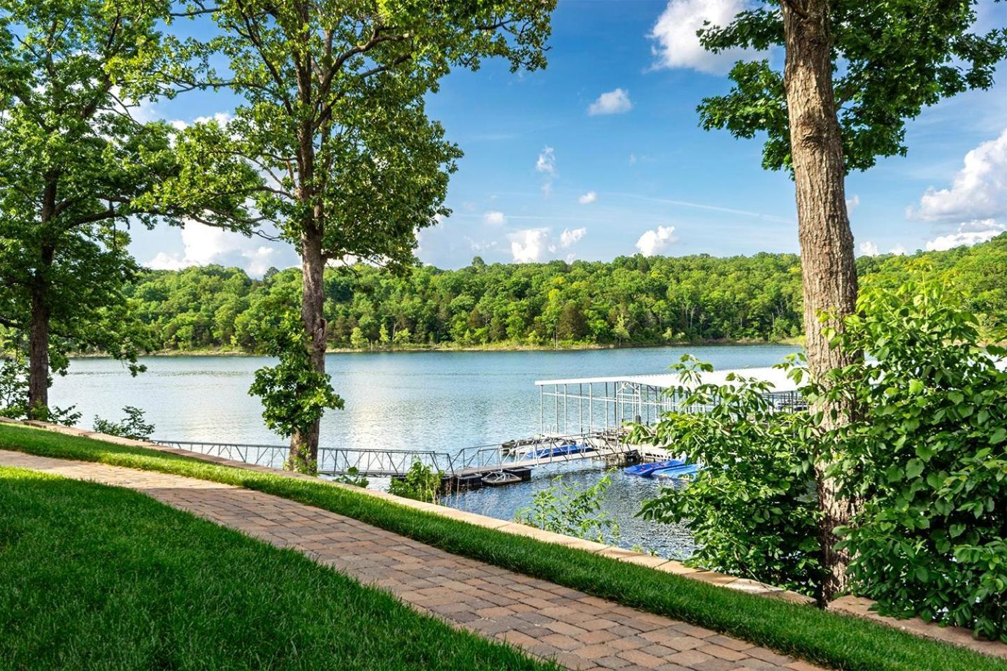 Lampe Luxury Lakefront Chalet Resort 2 Pools Free Amenities Dock Kayaks Waterslide מראה חיצוני תמונה