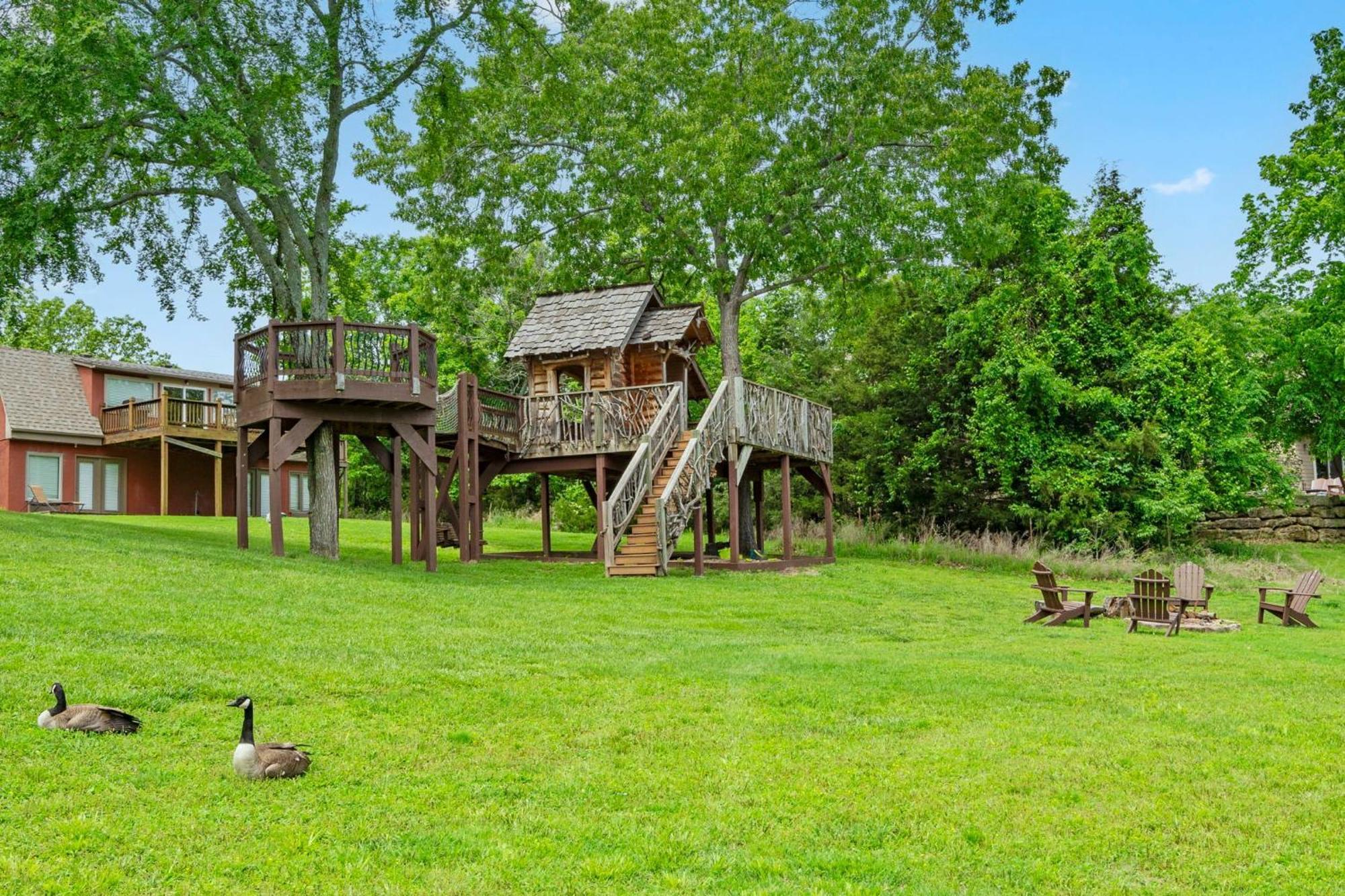 Lampe Luxury Lakefront Chalet Resort 2 Pools Free Amenities Dock Kayaks Waterslide מראה חיצוני תמונה