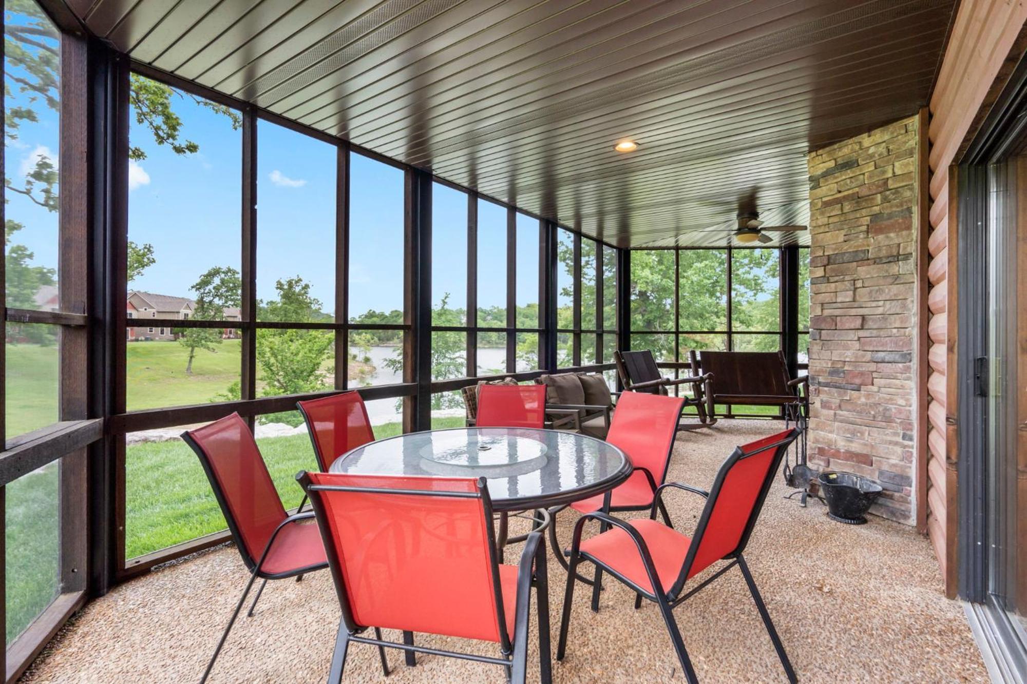 Lampe Luxury Lakefront Chalet Resort 2 Pools Free Amenities Dock Kayaks Waterslide מראה חיצוני תמונה