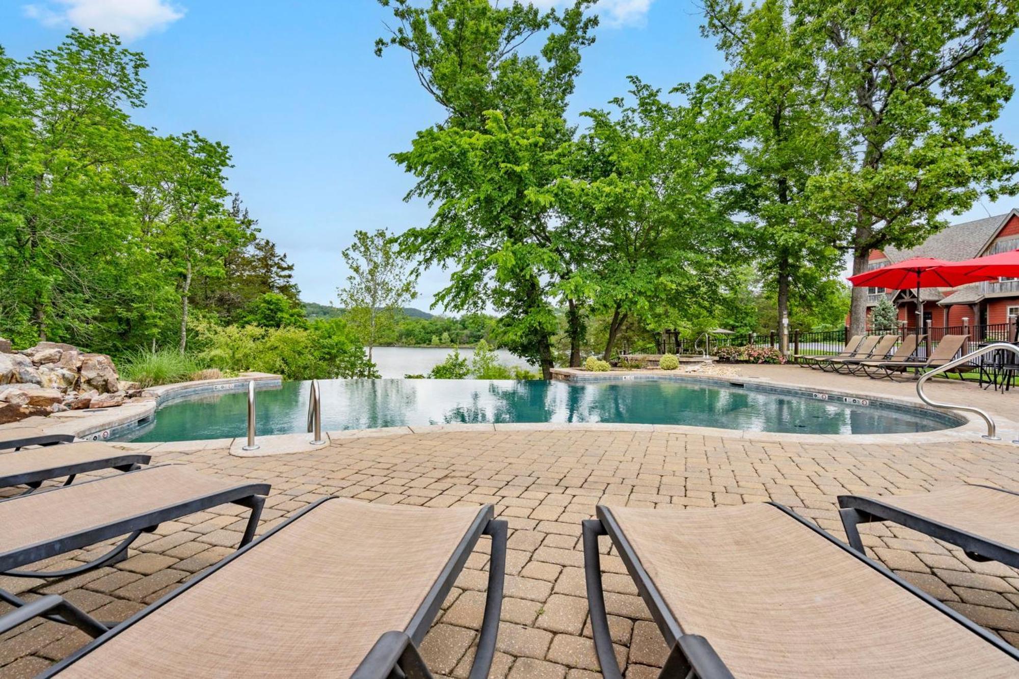 Lampe Luxury Lakefront Chalet Resort 2 Pools Free Amenities Dock Kayaks Waterslide מראה חיצוני תמונה