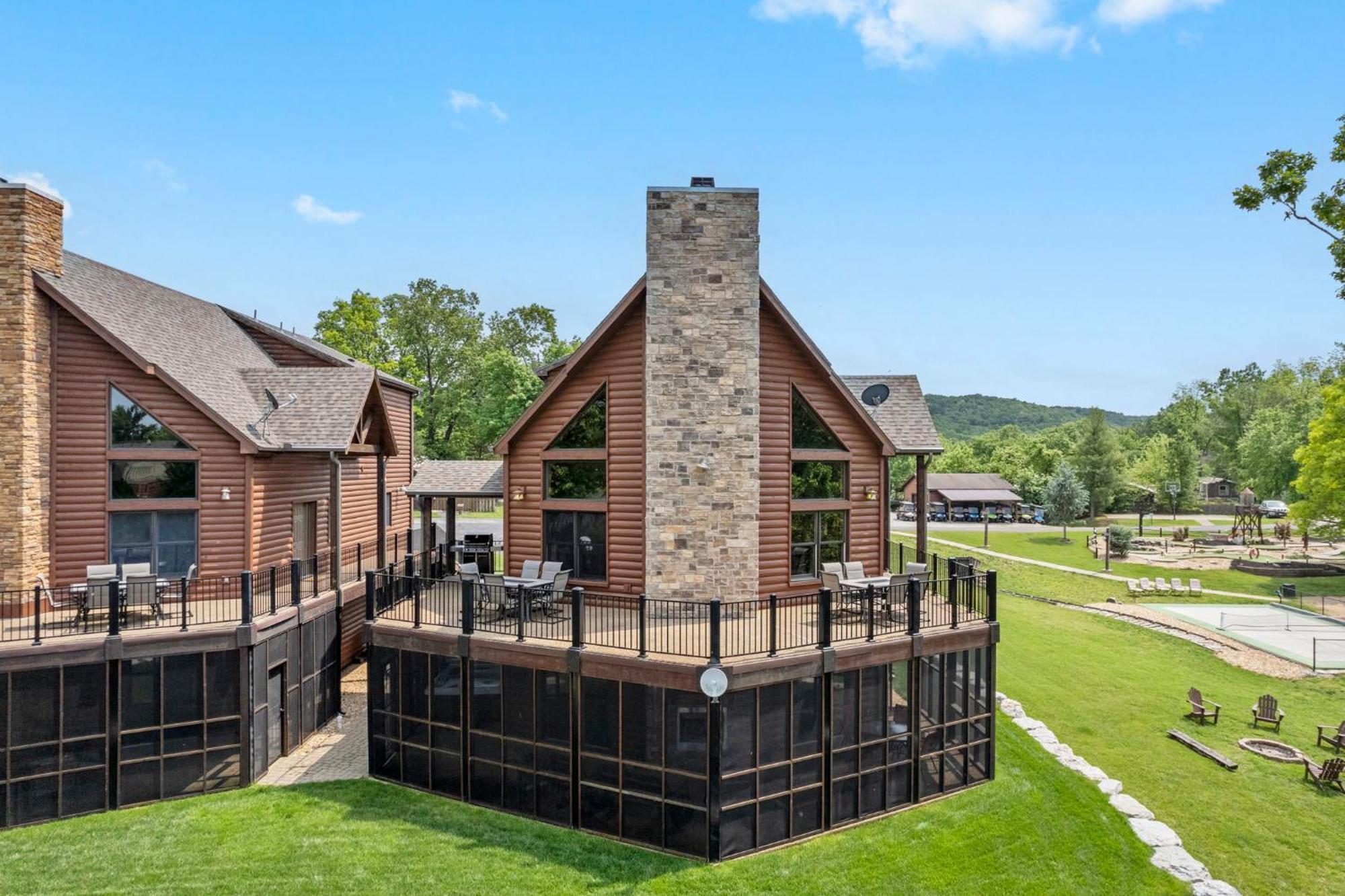 Lampe Luxury Lakefront Chalet Resort 2 Pools Free Amenities Dock Kayaks Waterslide מראה חיצוני תמונה