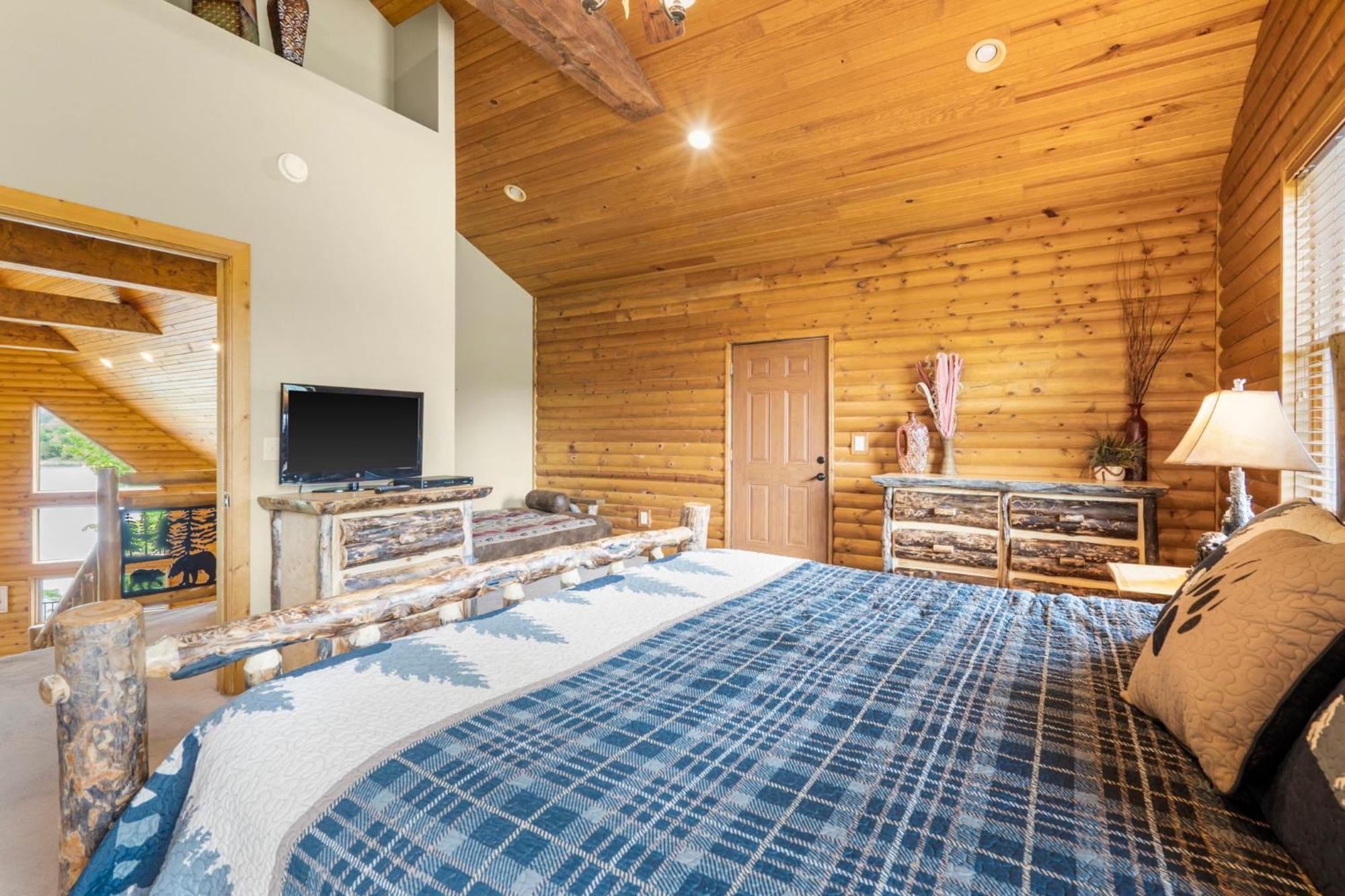 Lampe Luxury Lakefront Chalet Resort 2 Pools Free Amenities Dock Kayaks Waterslide מראה חיצוני תמונה